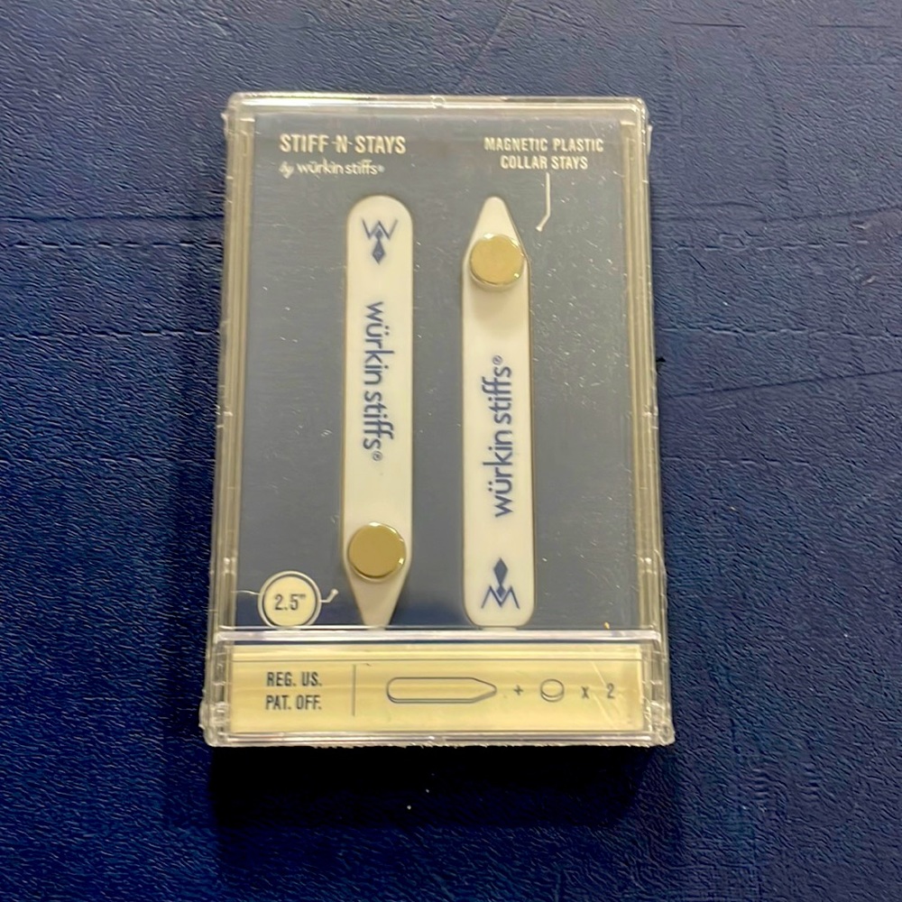 Magnetic collar stays